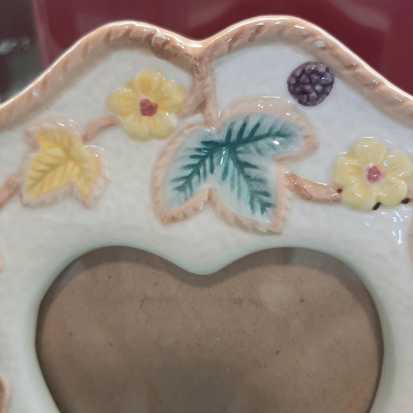 Cream and Green Heart Picture Frame with Floral Accents - Picture 2 of 11